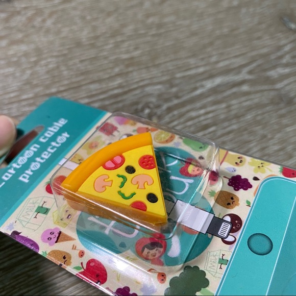 Pizza Cable Bite - Picture 4 of 7